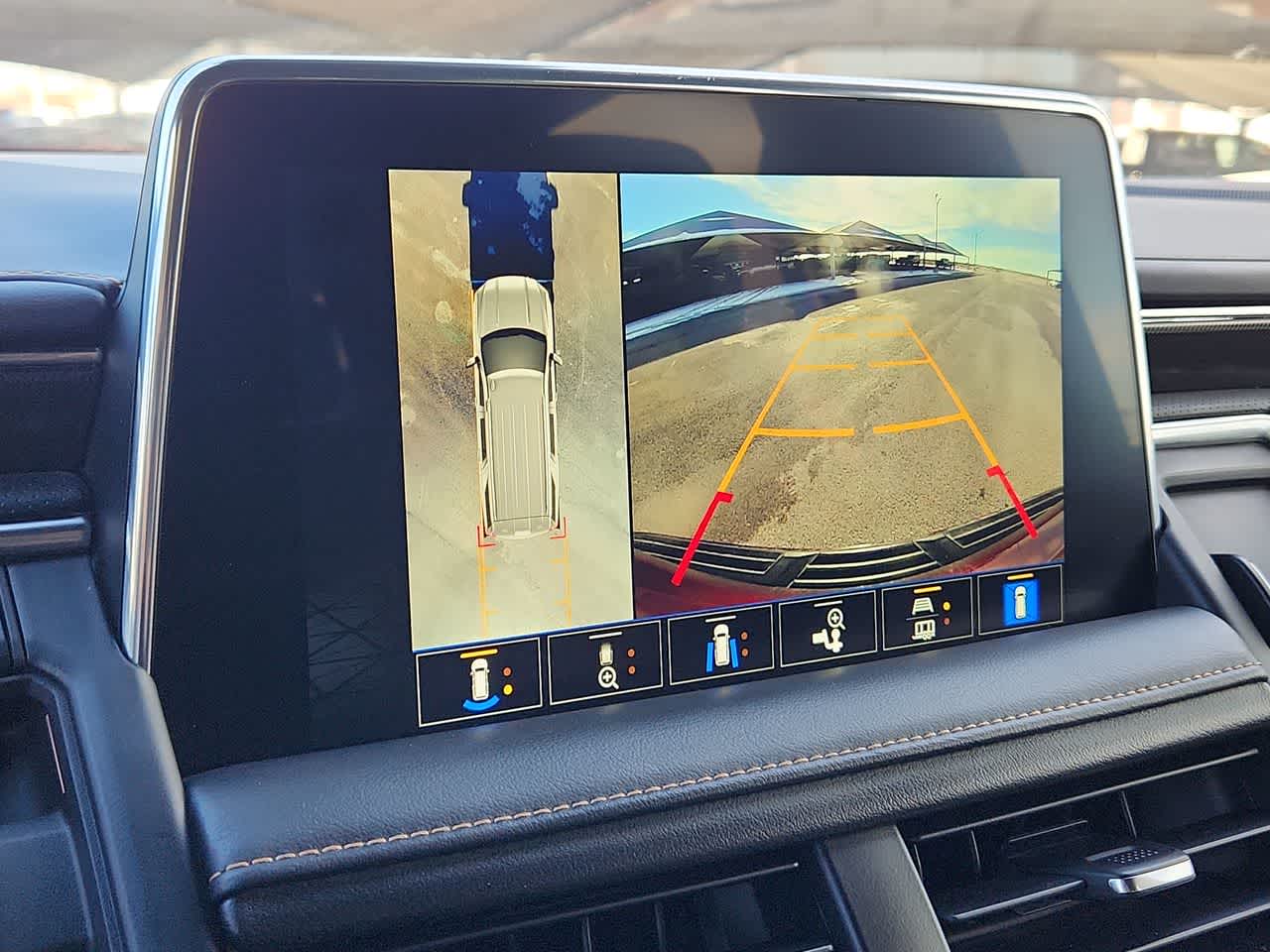 Thumbnail: 2023 GMC Yukon - 25