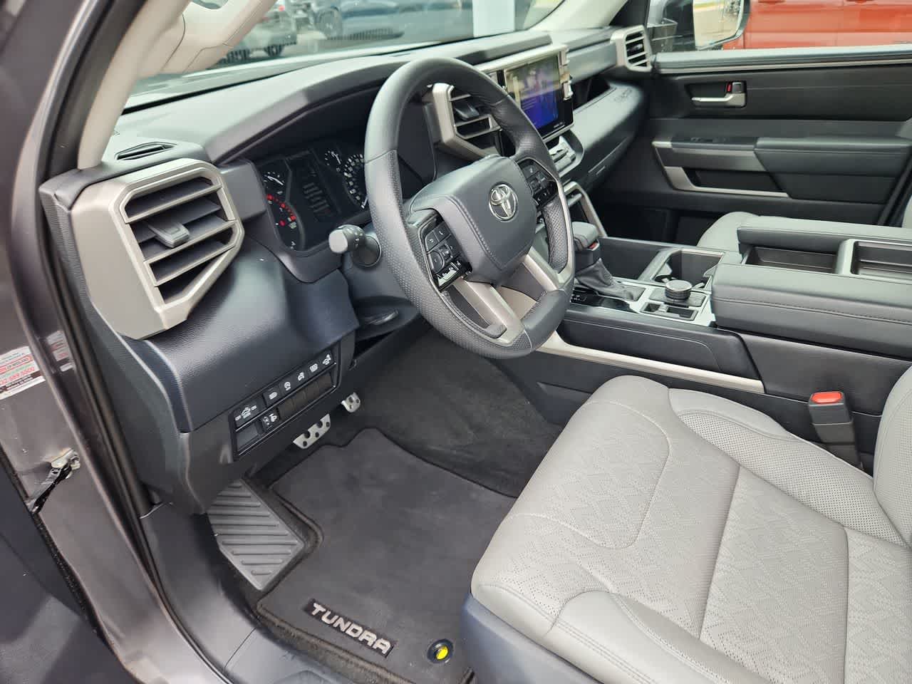Thumbnail: 2022 Toyota Tundra - 10