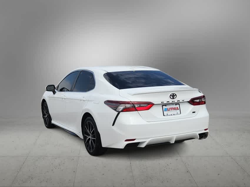 2022 Toyota Camry SE 6