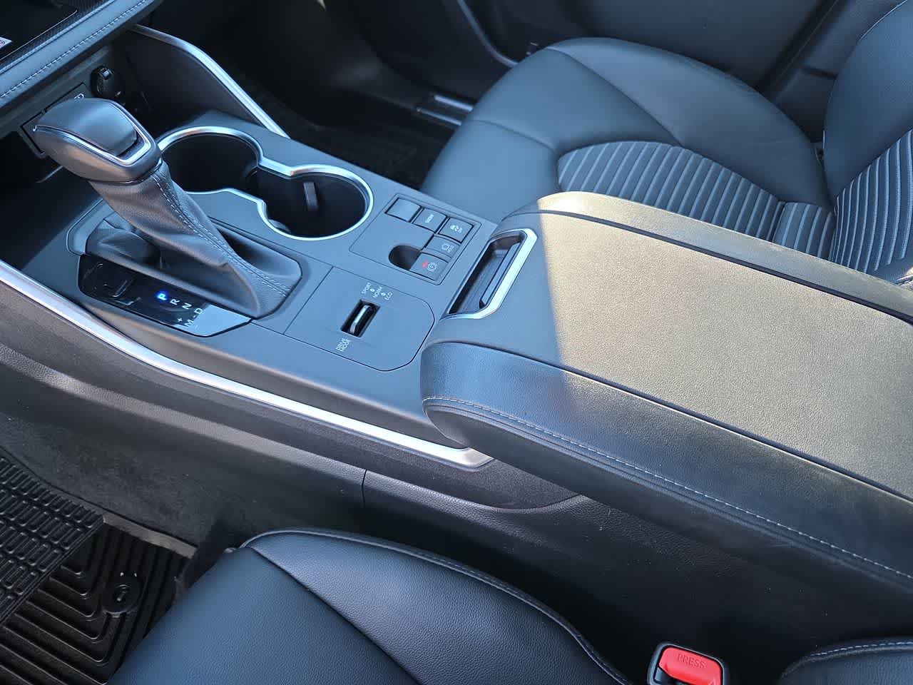 Thumbnail: 2023 Toyota Highlander - 24