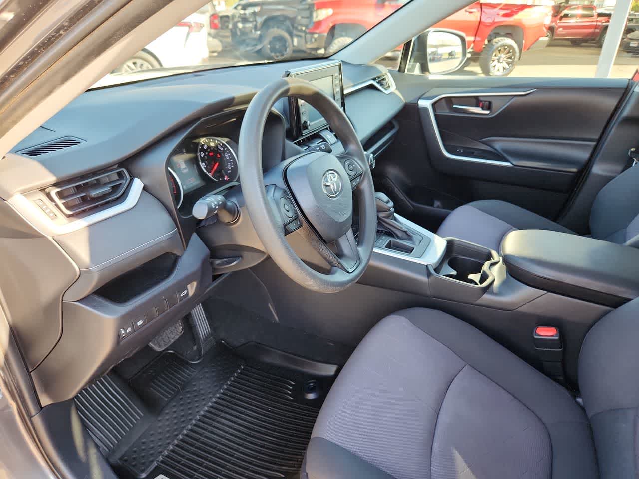 Thumbnail: 2019 Toyota RAV4 - 10