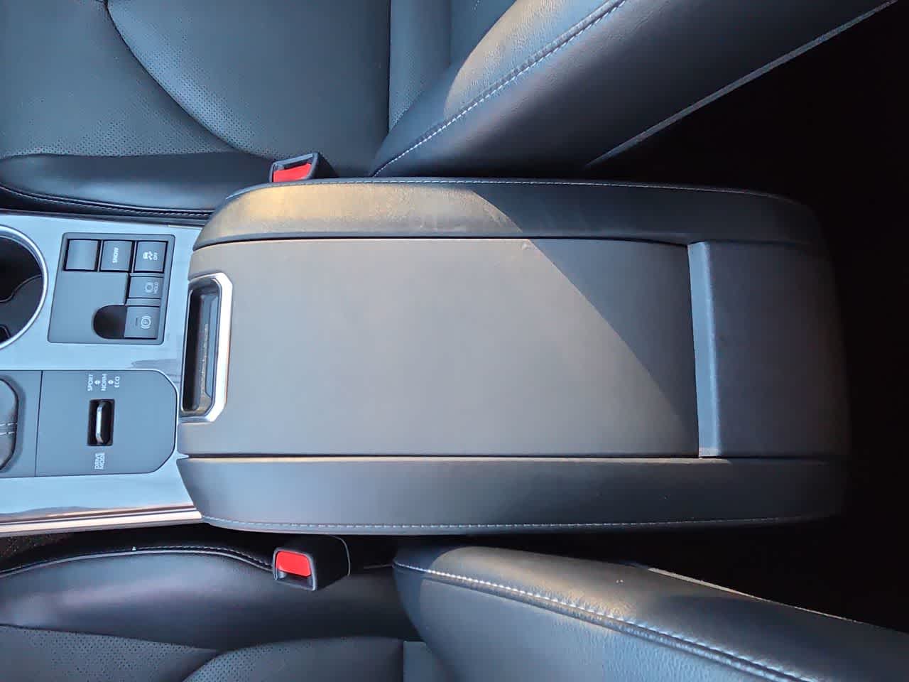 Thumbnail: 2023 Toyota Highlander - 20