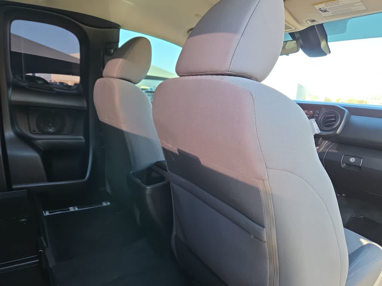 Thumbnail: 2022 Toyota Tacoma - 16