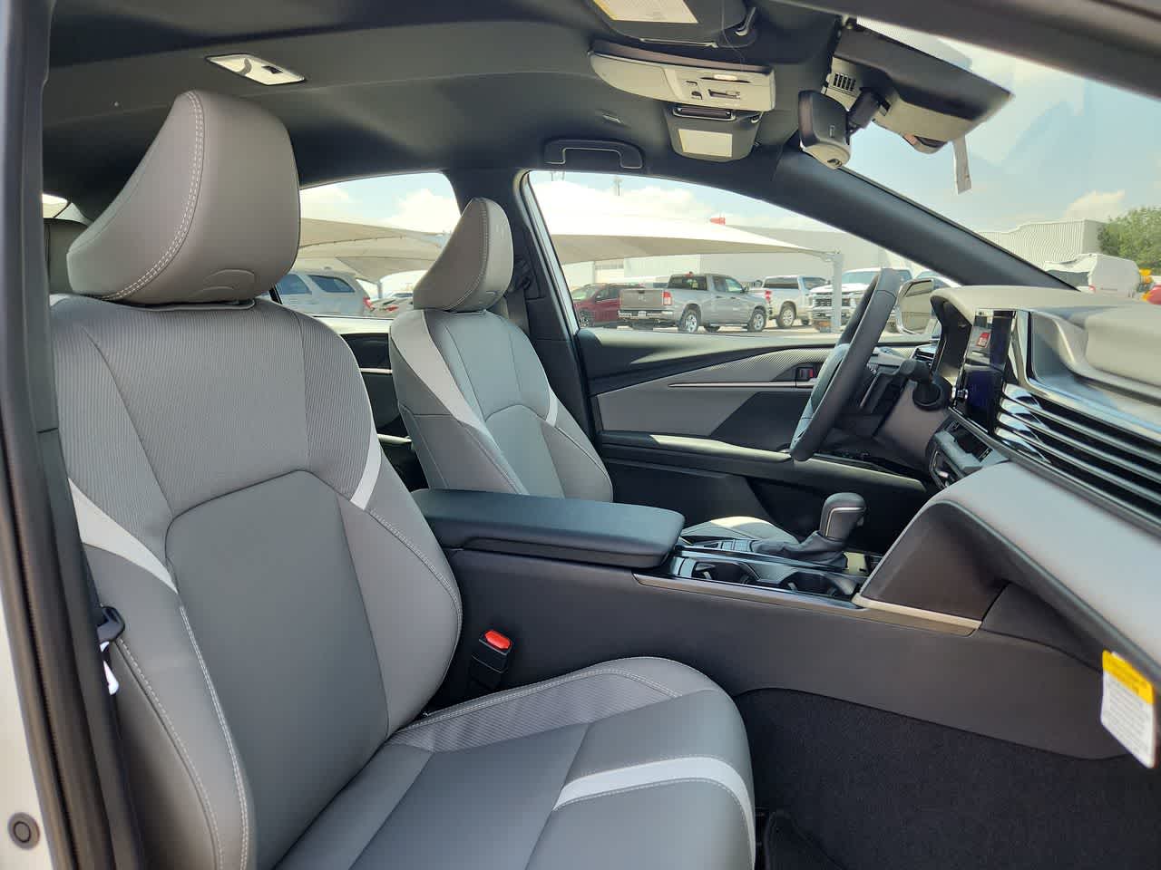 Thumbnail: 2025 Toyota Camry - 18