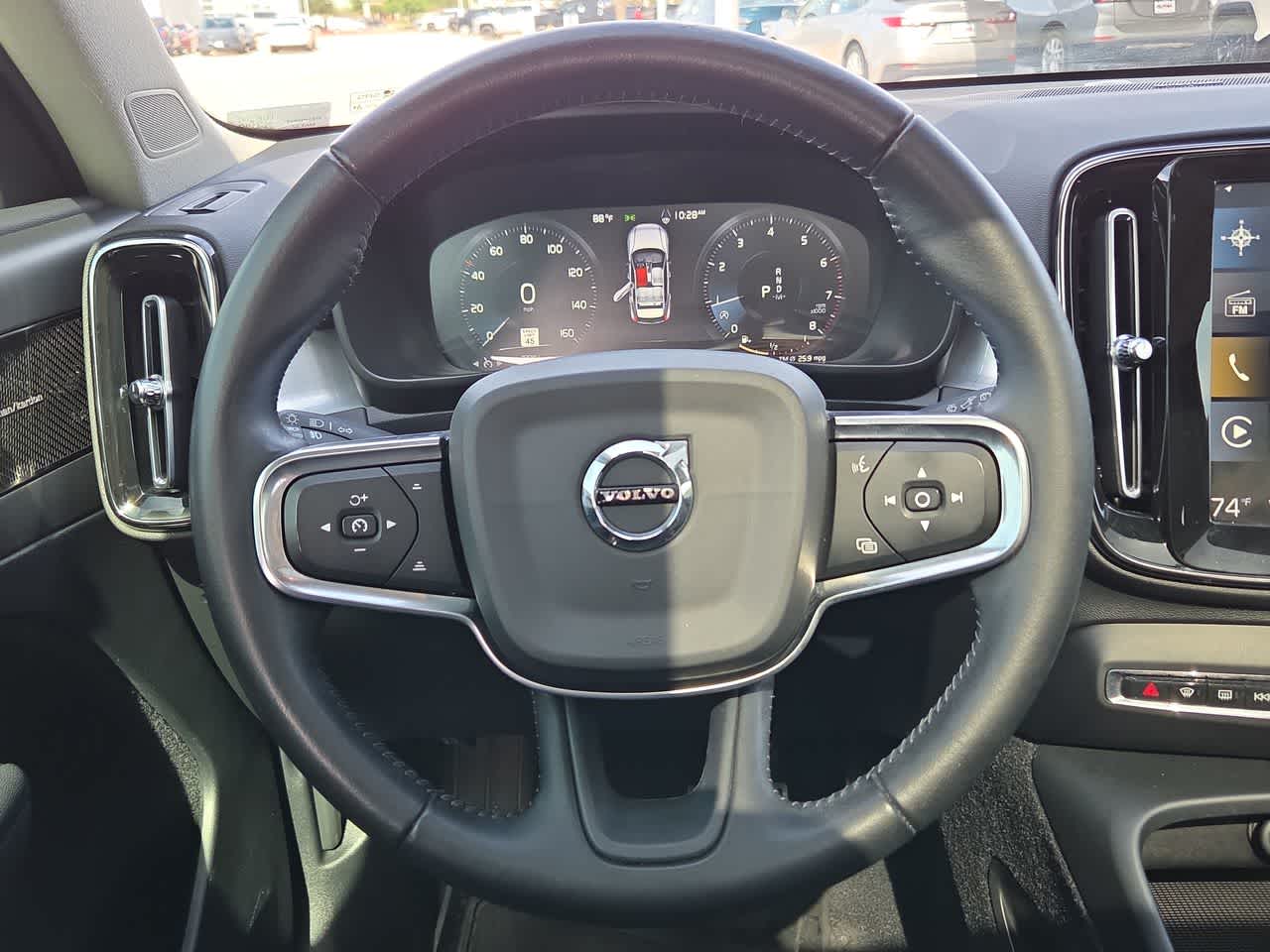 Thumbnail: 2021 Volvo XC40 - 19