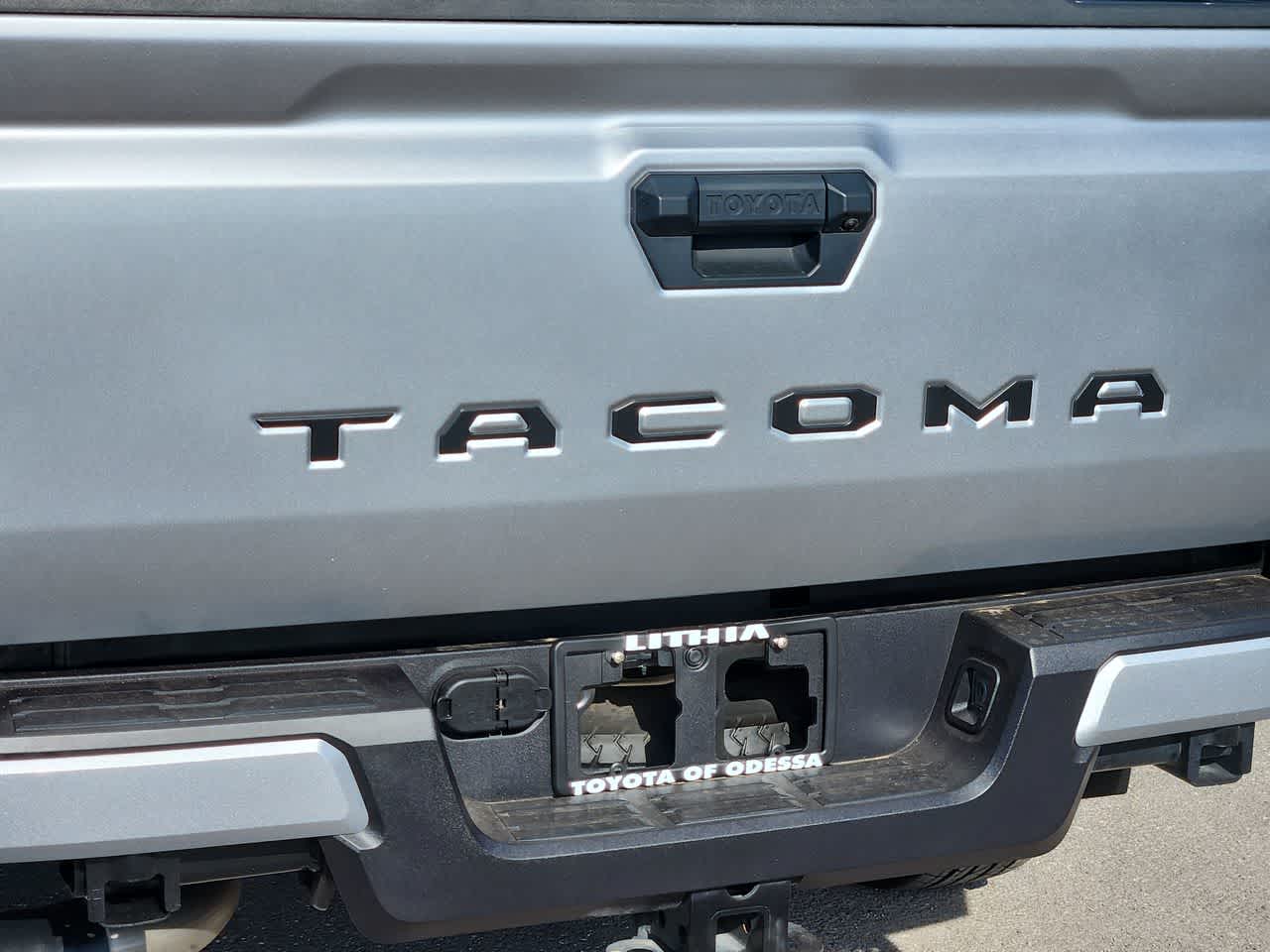 Thumbnail: 2024 Toyota Tacoma - 11
