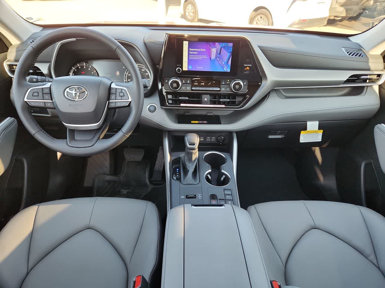 Thumbnail: 2025 Toyota Highlander - 14