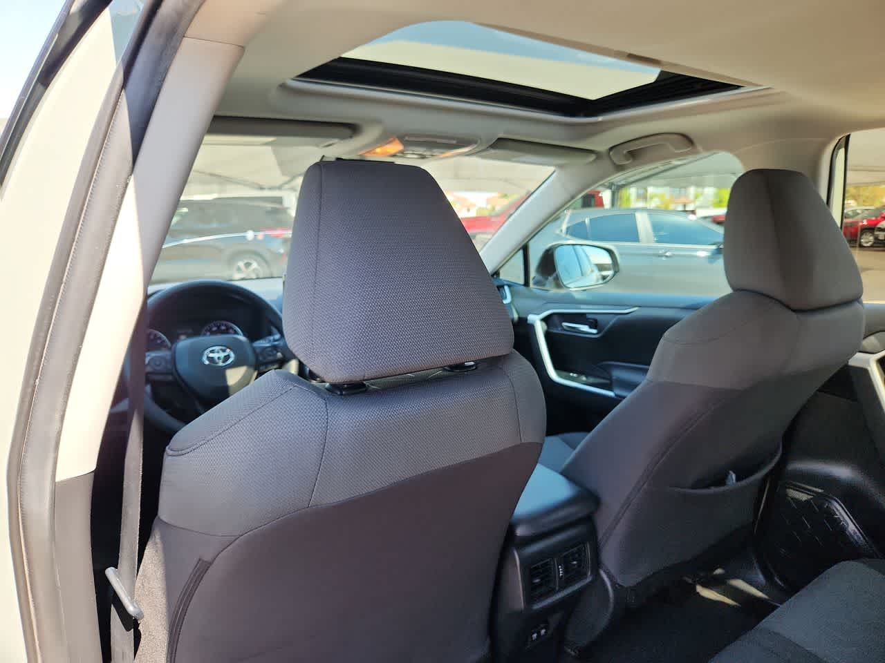 Thumbnail: 2020 Toyota RAV4 - 16