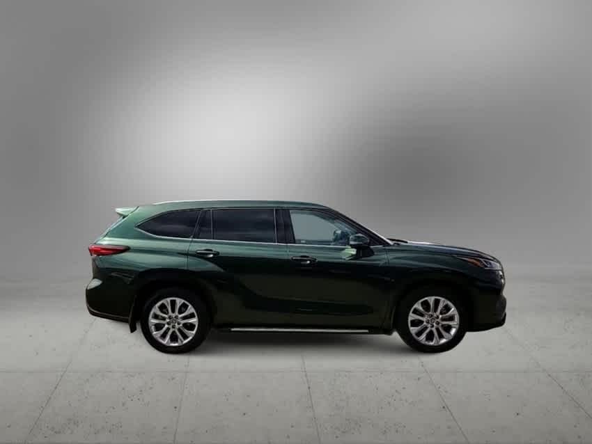 2023 Toyota Highlander Limited 9