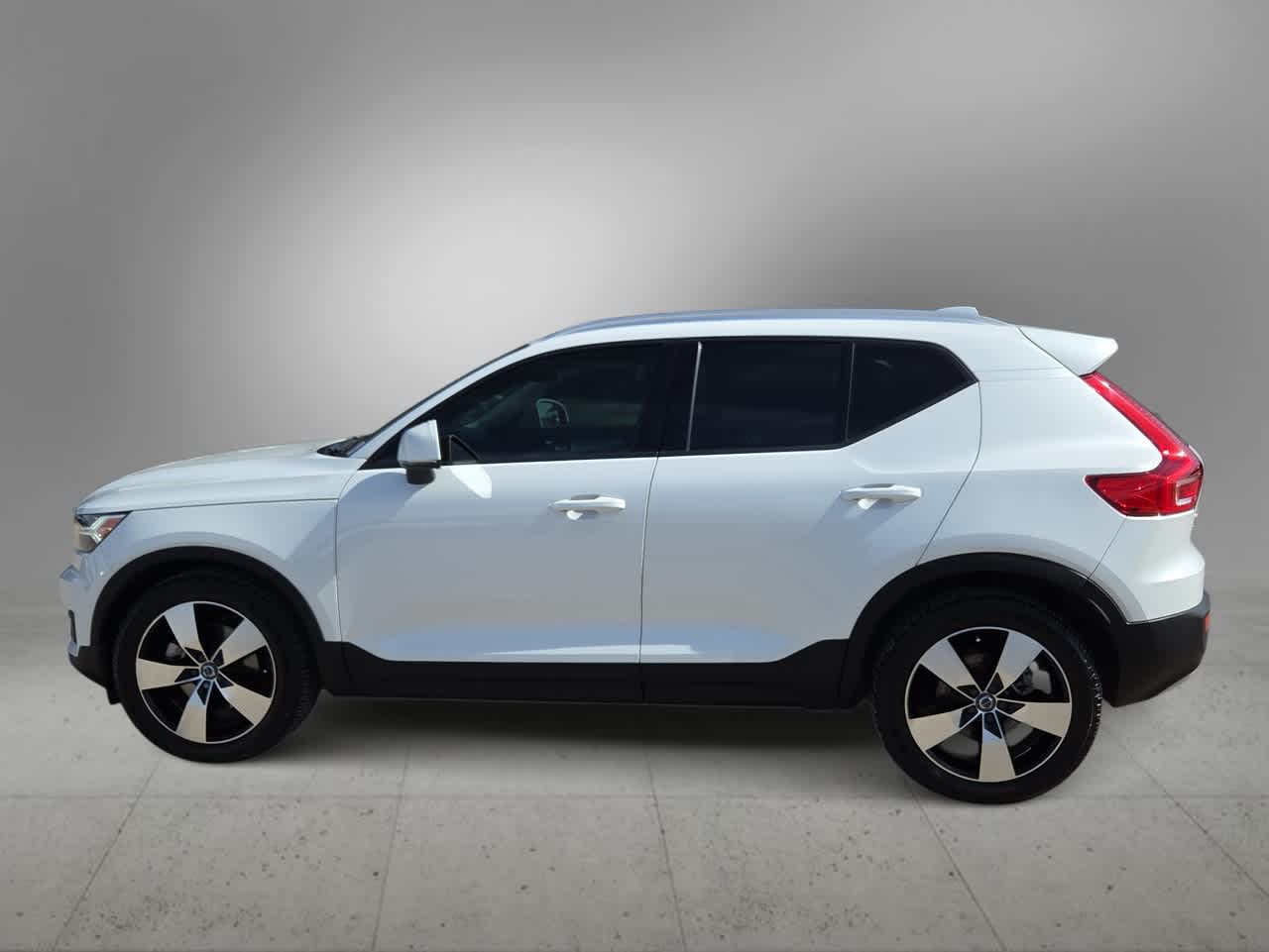 Thumbnail: 2021 Volvo XC40 - 5