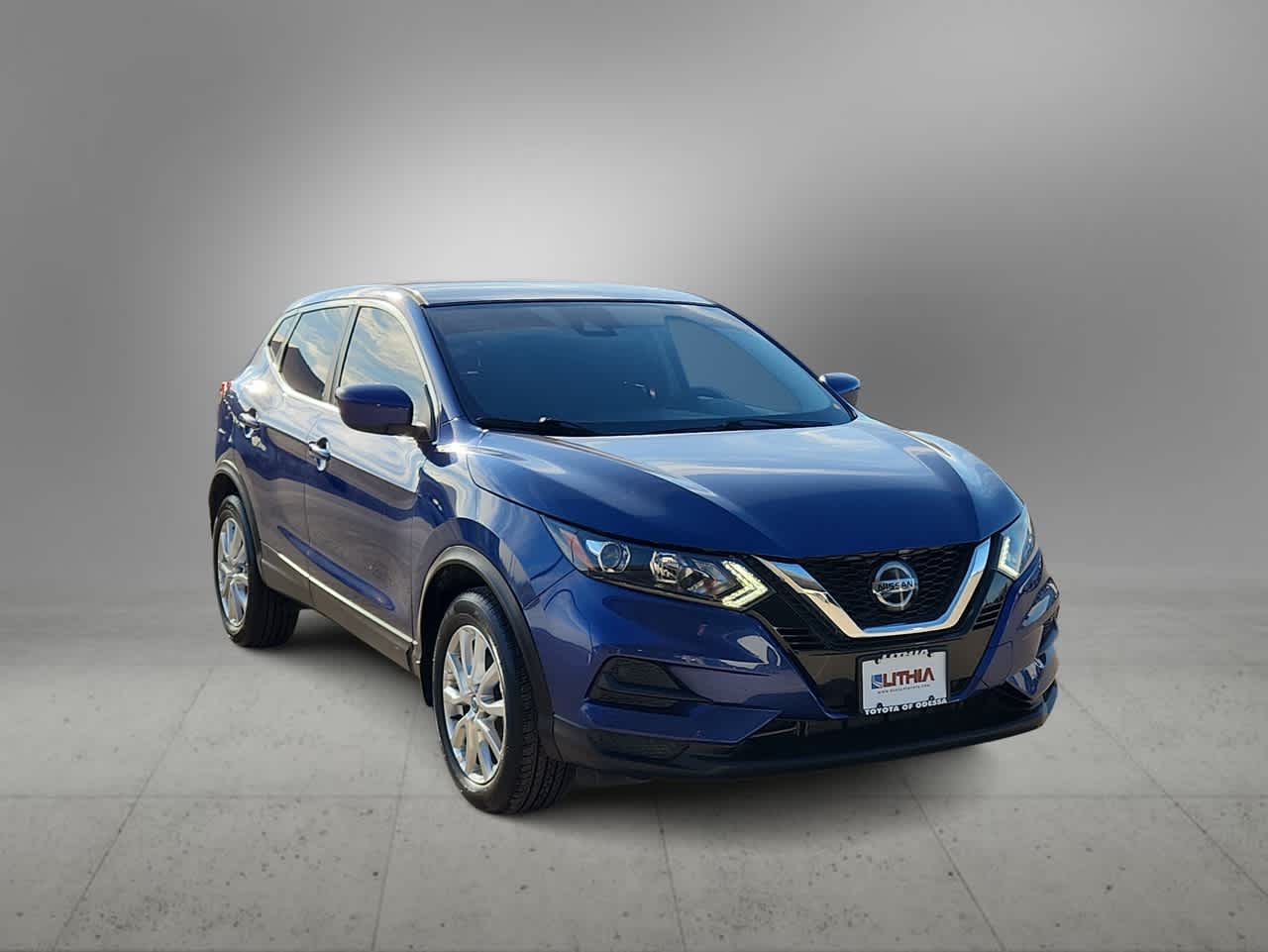Thumbnail: 2022 Nissan Rogue Sport - 2