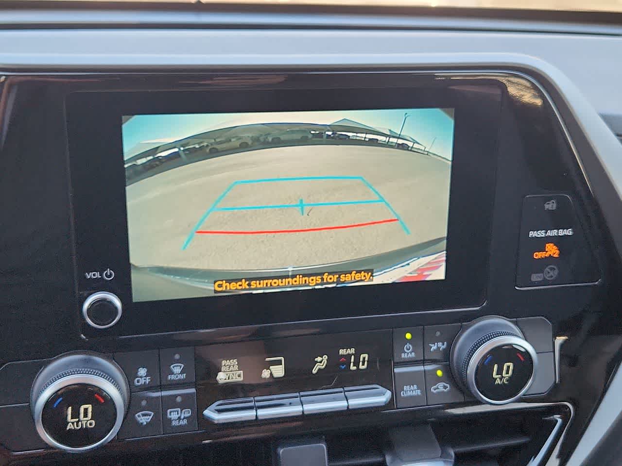 Thumbnail: 2023 Toyota Highlander - 25