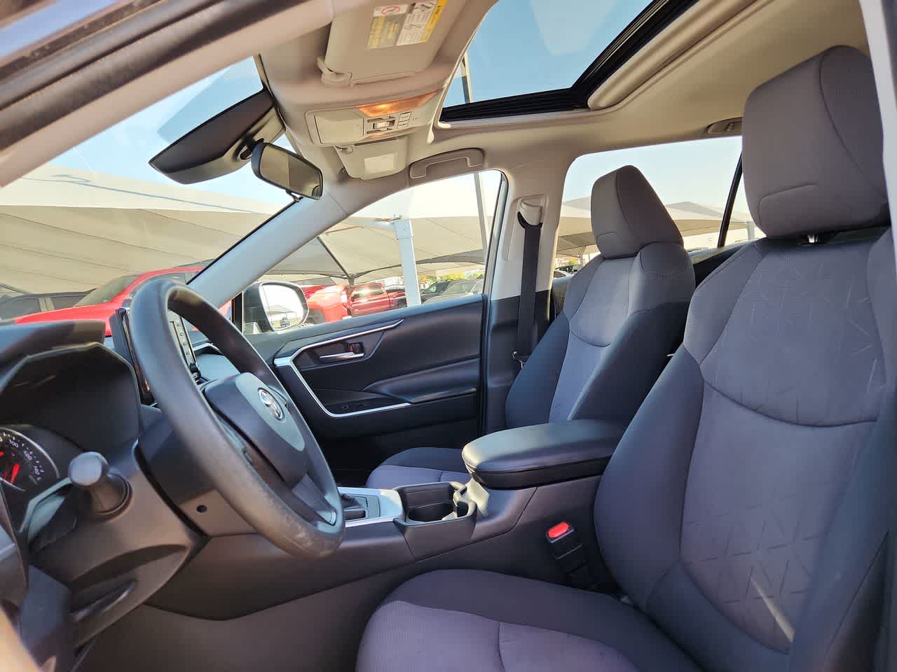 Thumbnail: 2019 Toyota RAV4 - 15