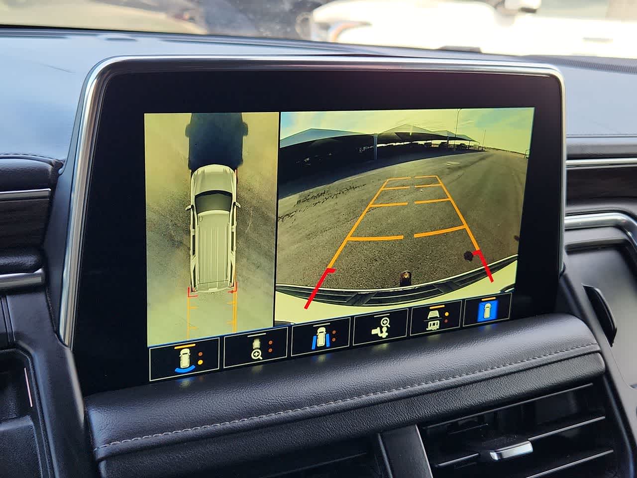 Thumbnail: 2021 Chevrolet Tahoe - 25