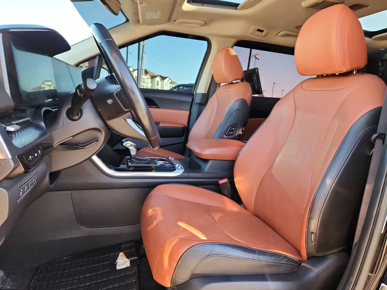 Thumbnail: 2022 Kia Carnival - 15