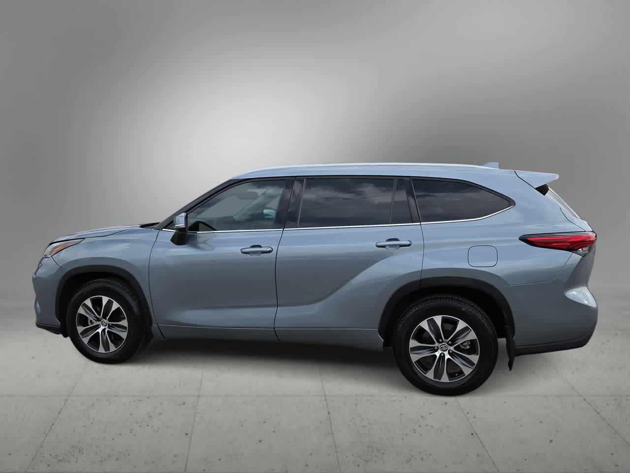 Thumbnail: 2021 Toyota Highlander - 5