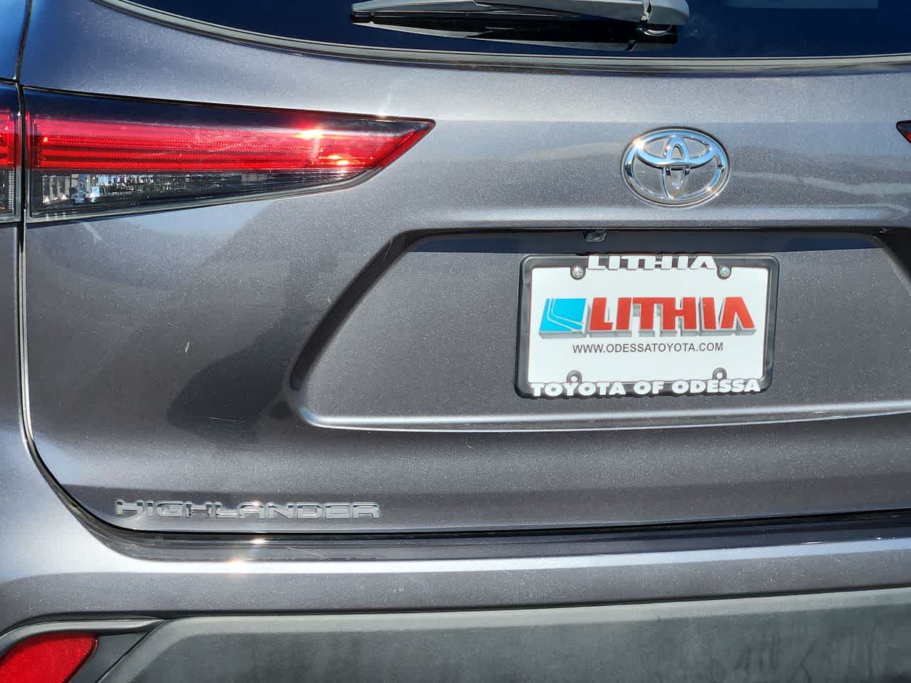 Thumbnail: 2023 Toyota Highlander - 11