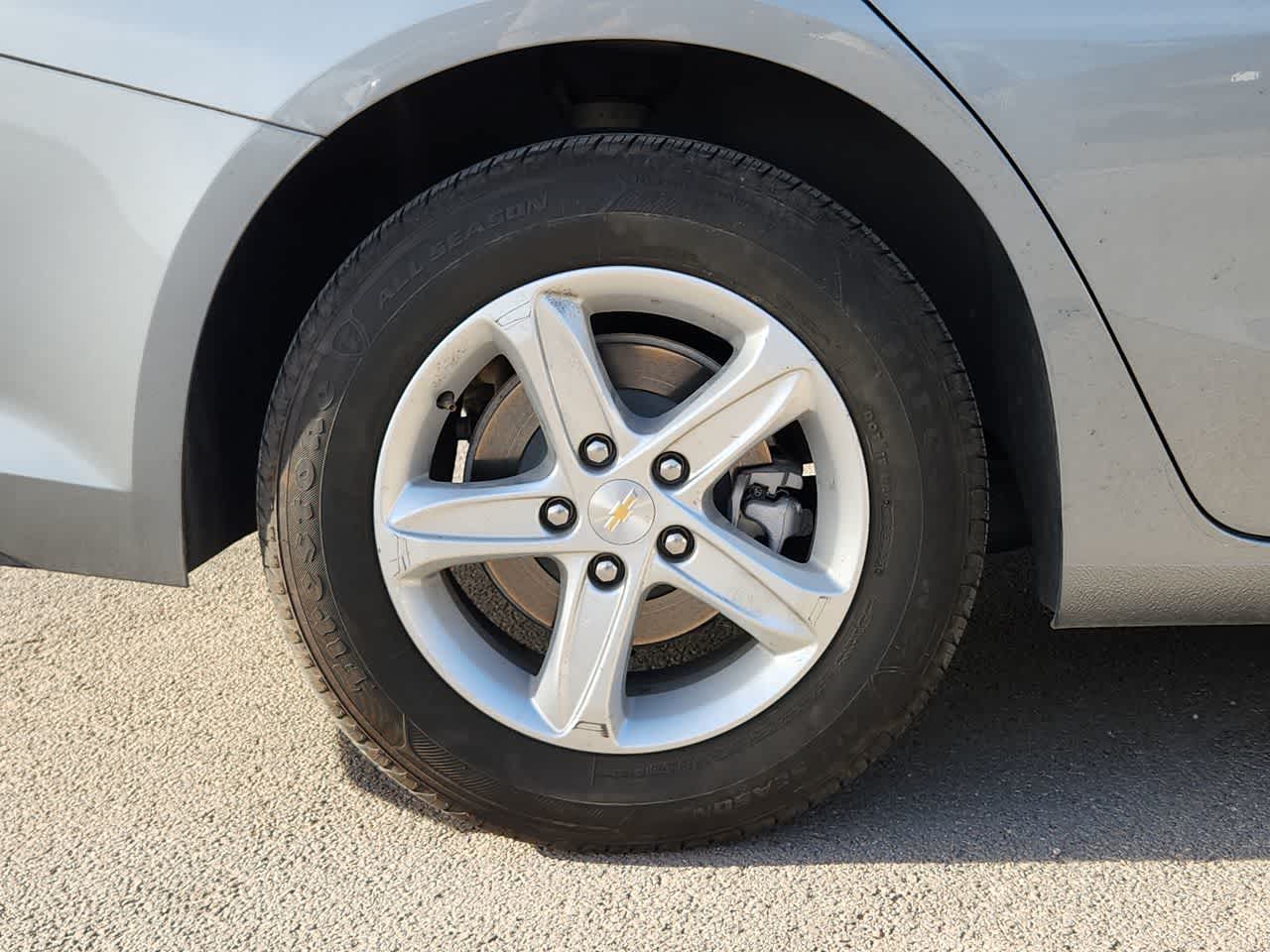 Thumbnail: 2024 Chevrolet Malibu - 12