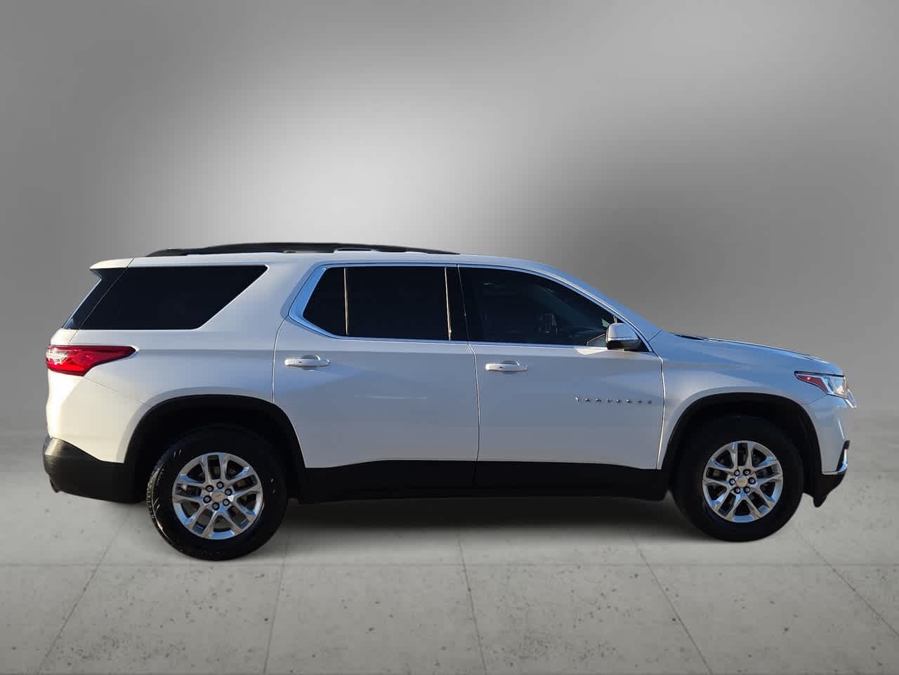 Thumbnail: 2021 Chevrolet Traverse - 9
