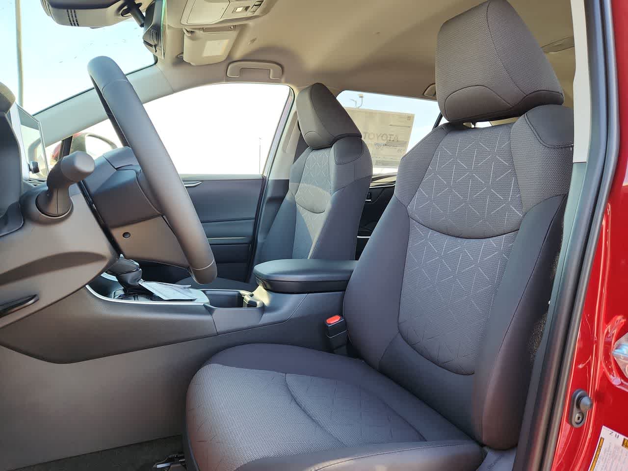 Thumbnail: 2025 Toyota RAV4 - 15