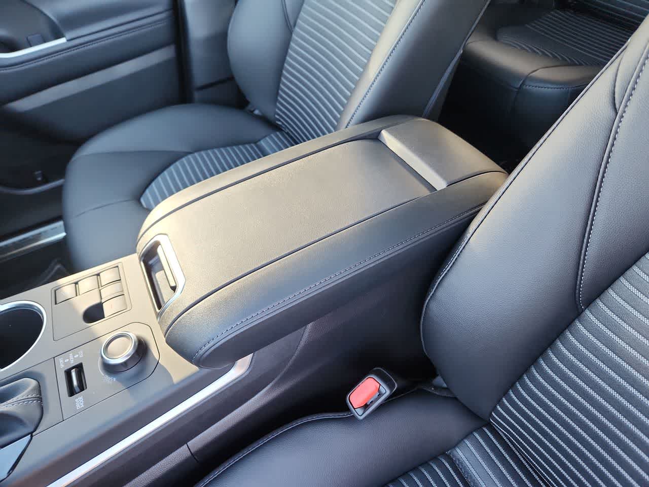 Thumbnail: 2026 Toyota Highlander - 20