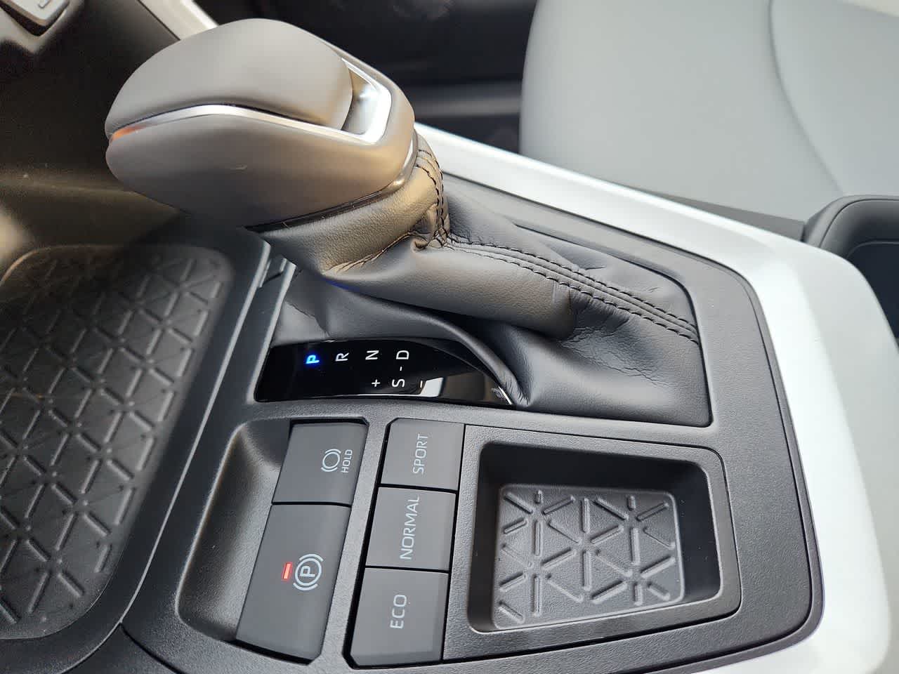 Thumbnail: 2025 Toyota RAV4 - 21