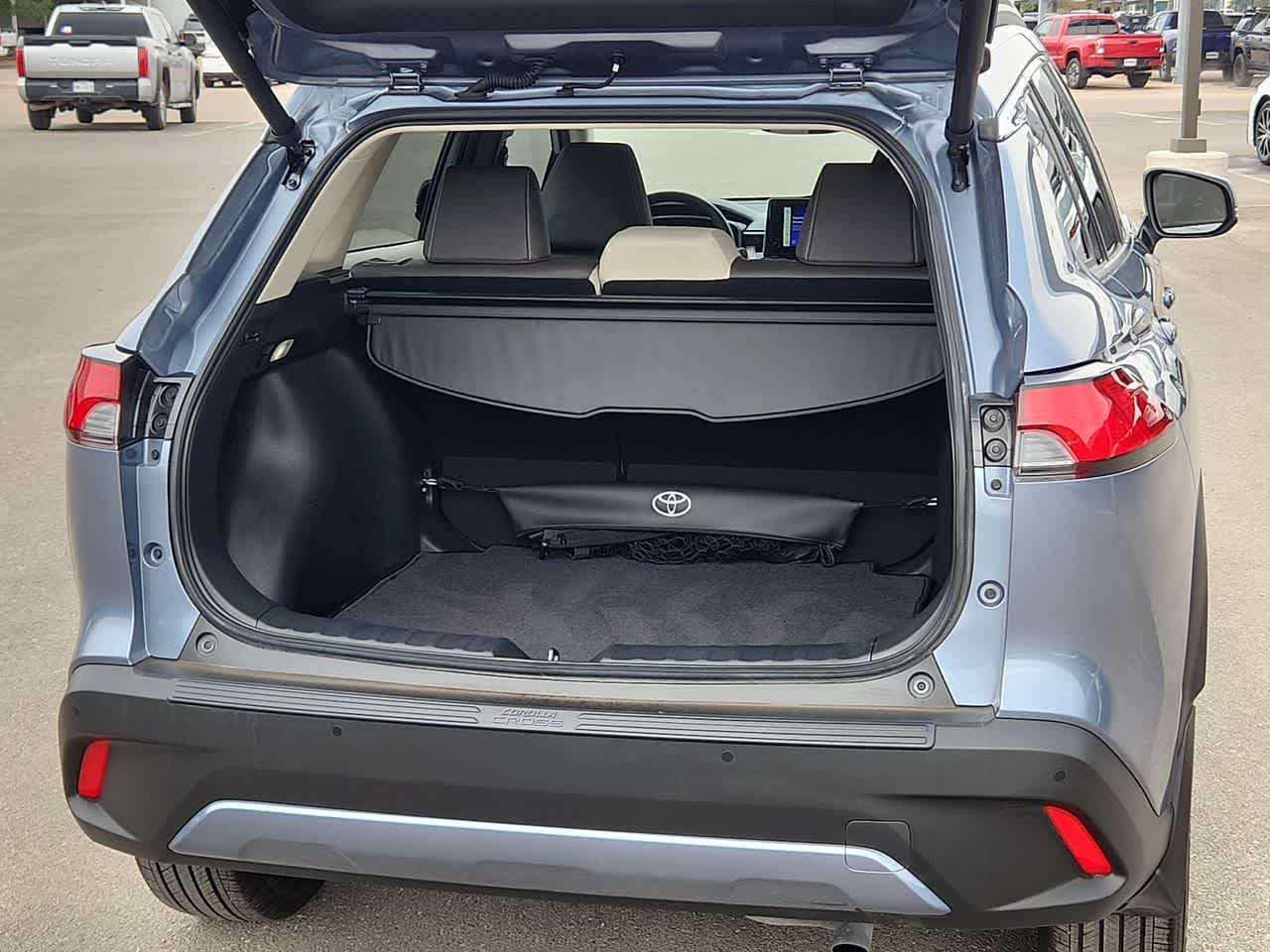 2024 Toyota Corolla Cross XLE 27