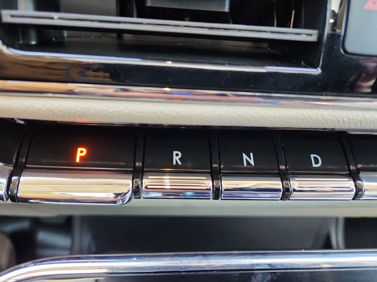 Thumbnail: 2021 Lincoln Navigator - 21