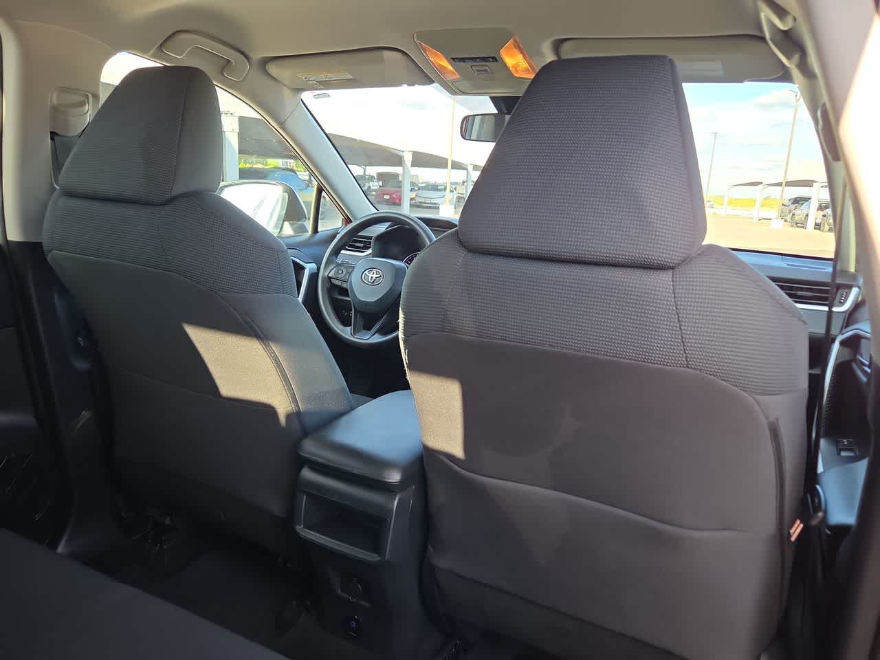 Thumbnail: 2021 Toyota RAV4 - 16