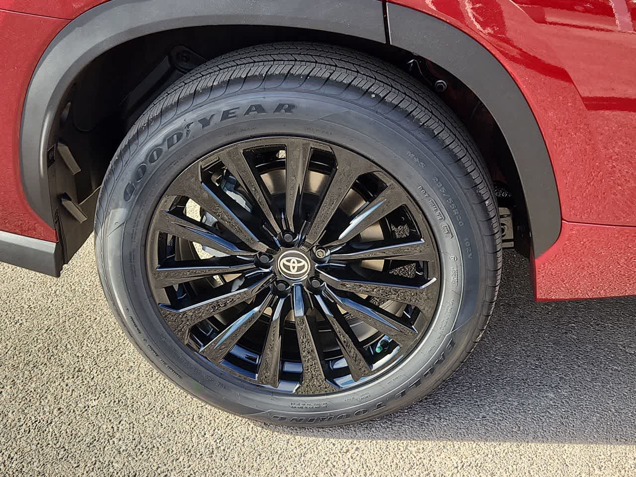 Thumbnail: 2026 Toyota Highlander - 12