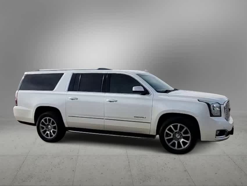 2015 GMC Yukon XL Denali 9