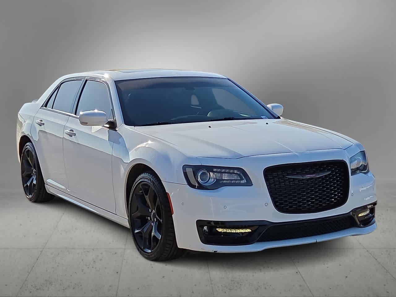 Thumbnail: 2022 Chrysler 300 - 3