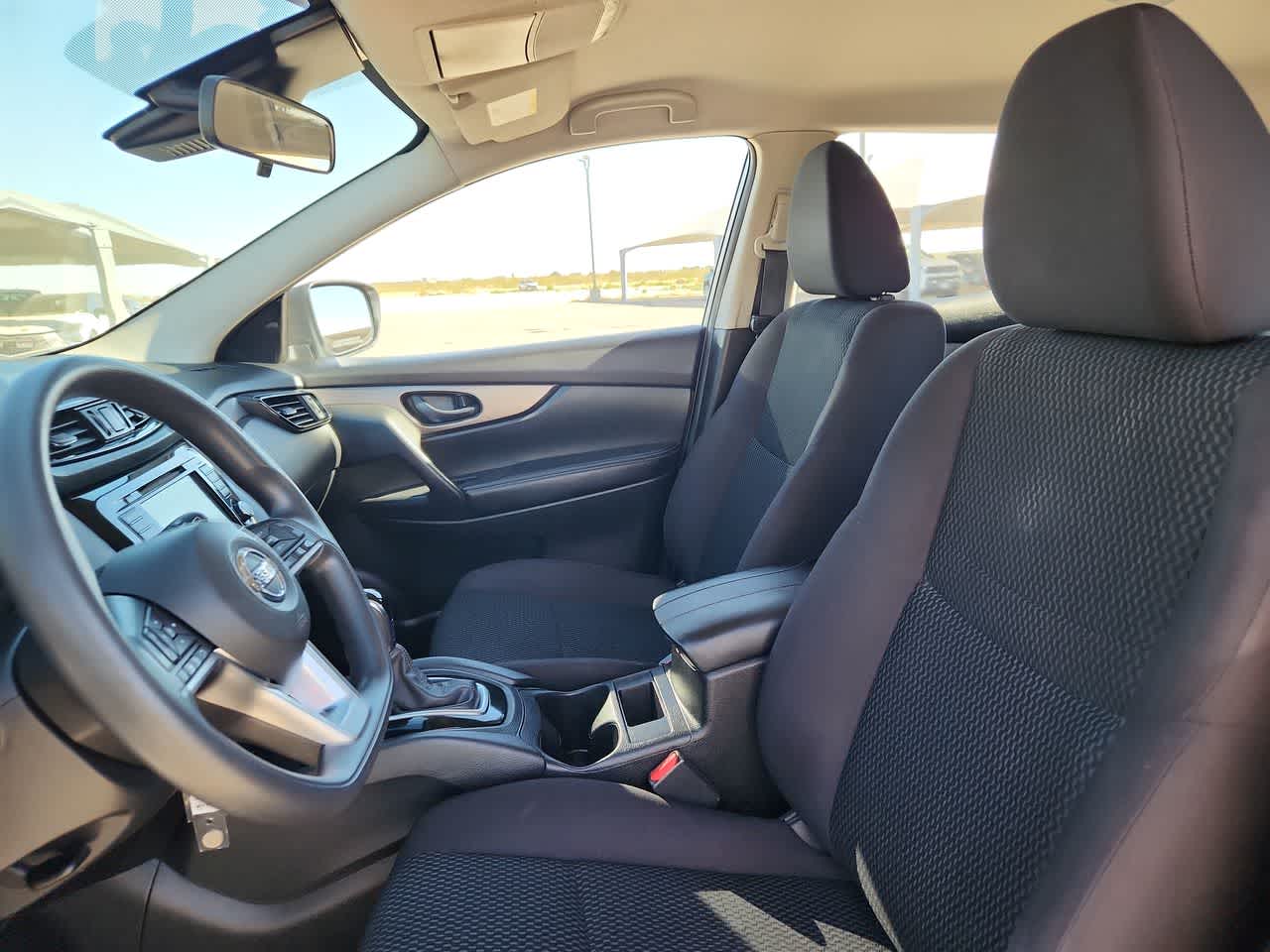 Thumbnail: 2020 Nissan Rogue Sport - 15