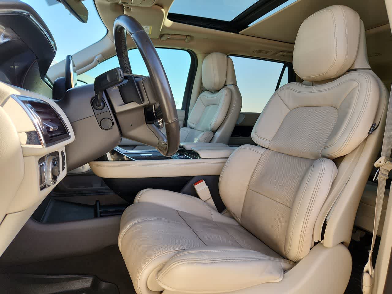 Thumbnail: 2021 Lincoln Navigator - 15