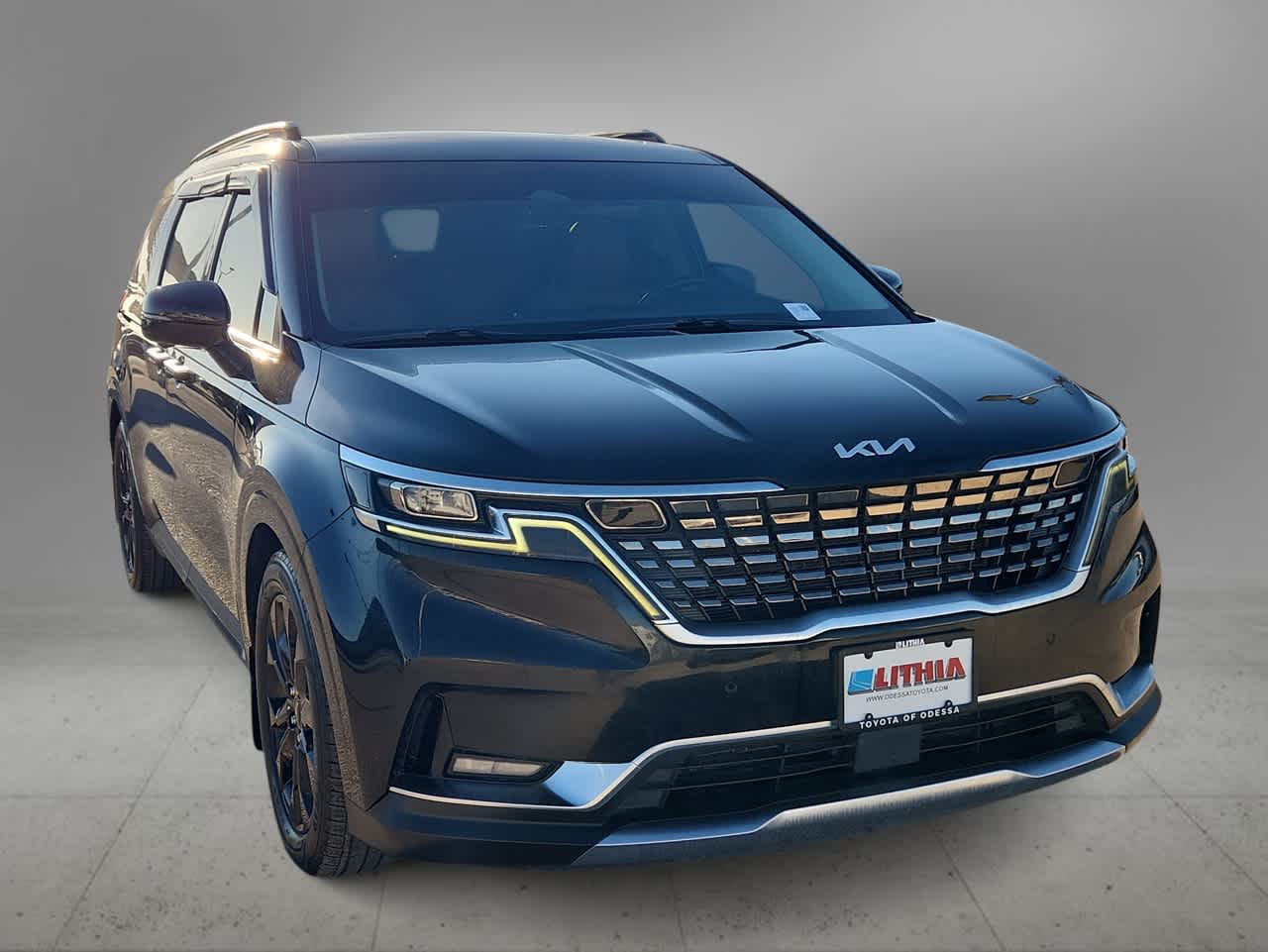 Thumbnail: 2022 Kia Carnival - 3