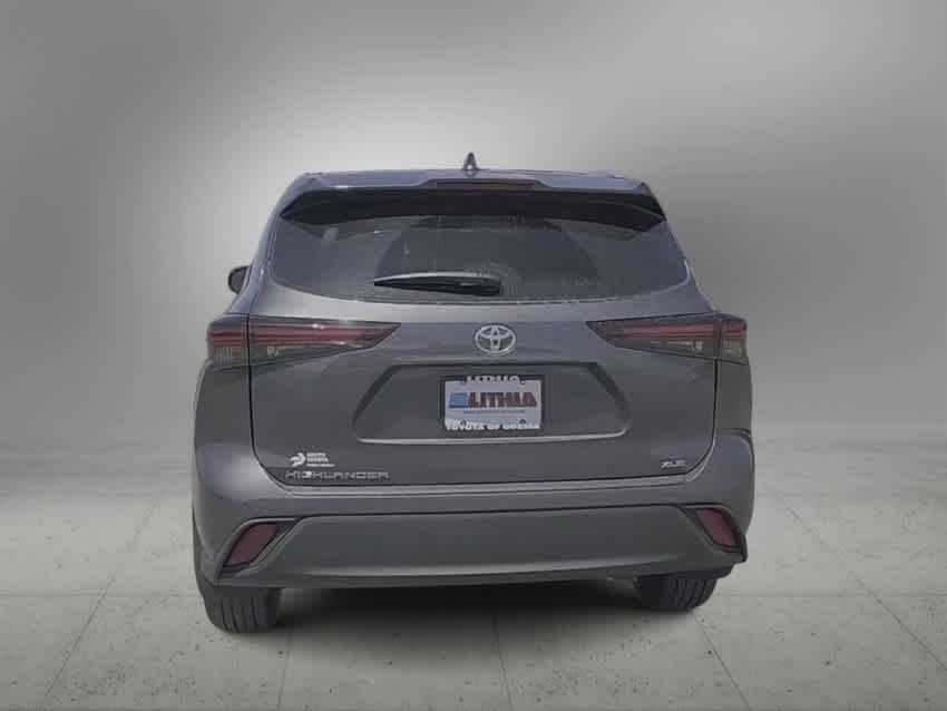 Thumbnail: 2024 Toyota Highlander - 8