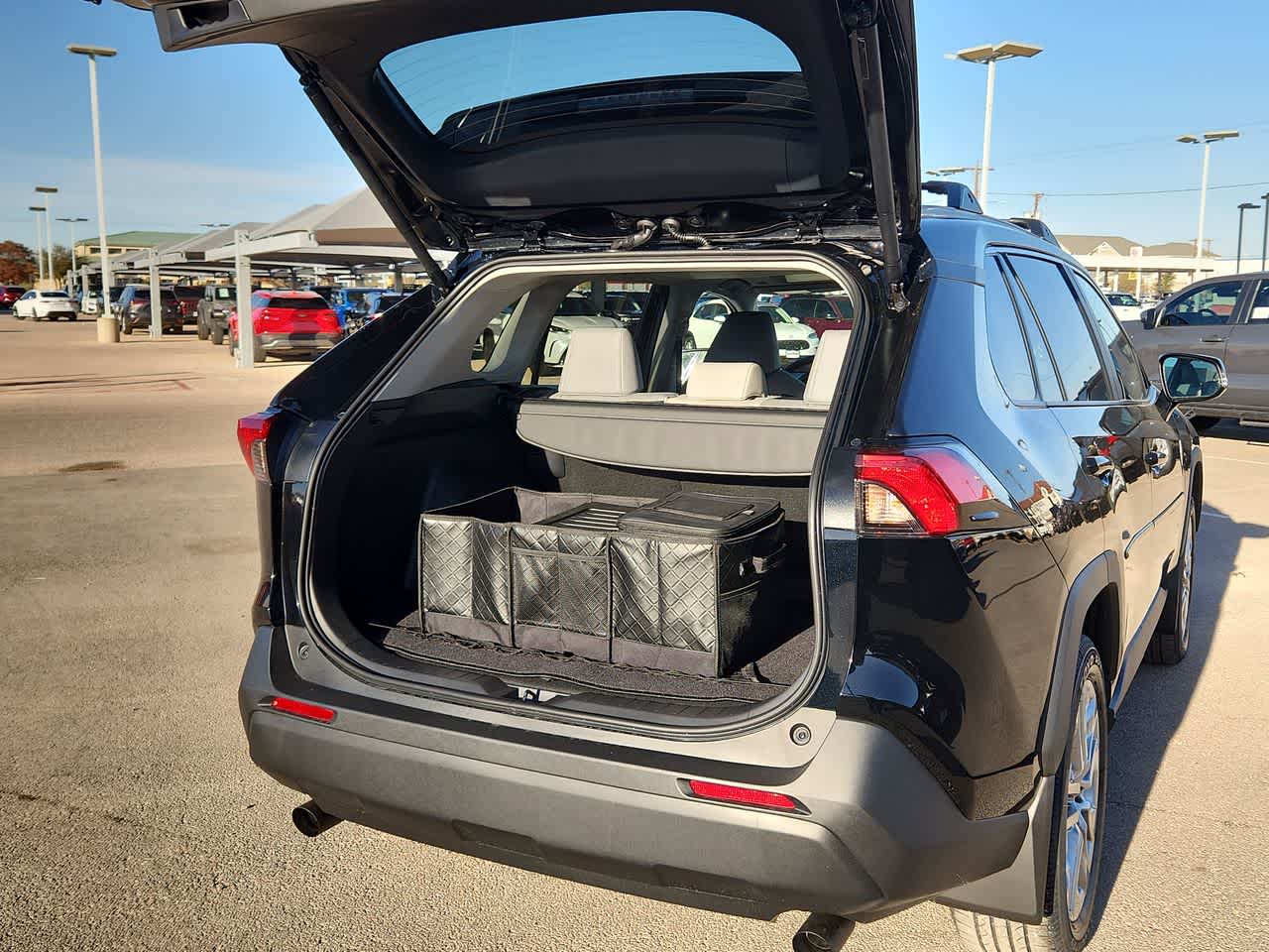 Thumbnail: 2025 Toyota RAV4 - 23