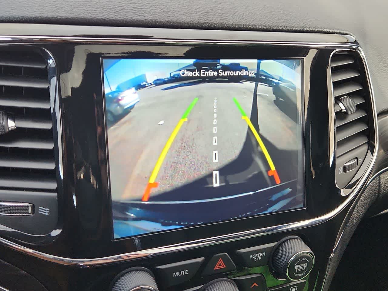 Thumbnail: 2022 Jeep Grand Cherokee - 25