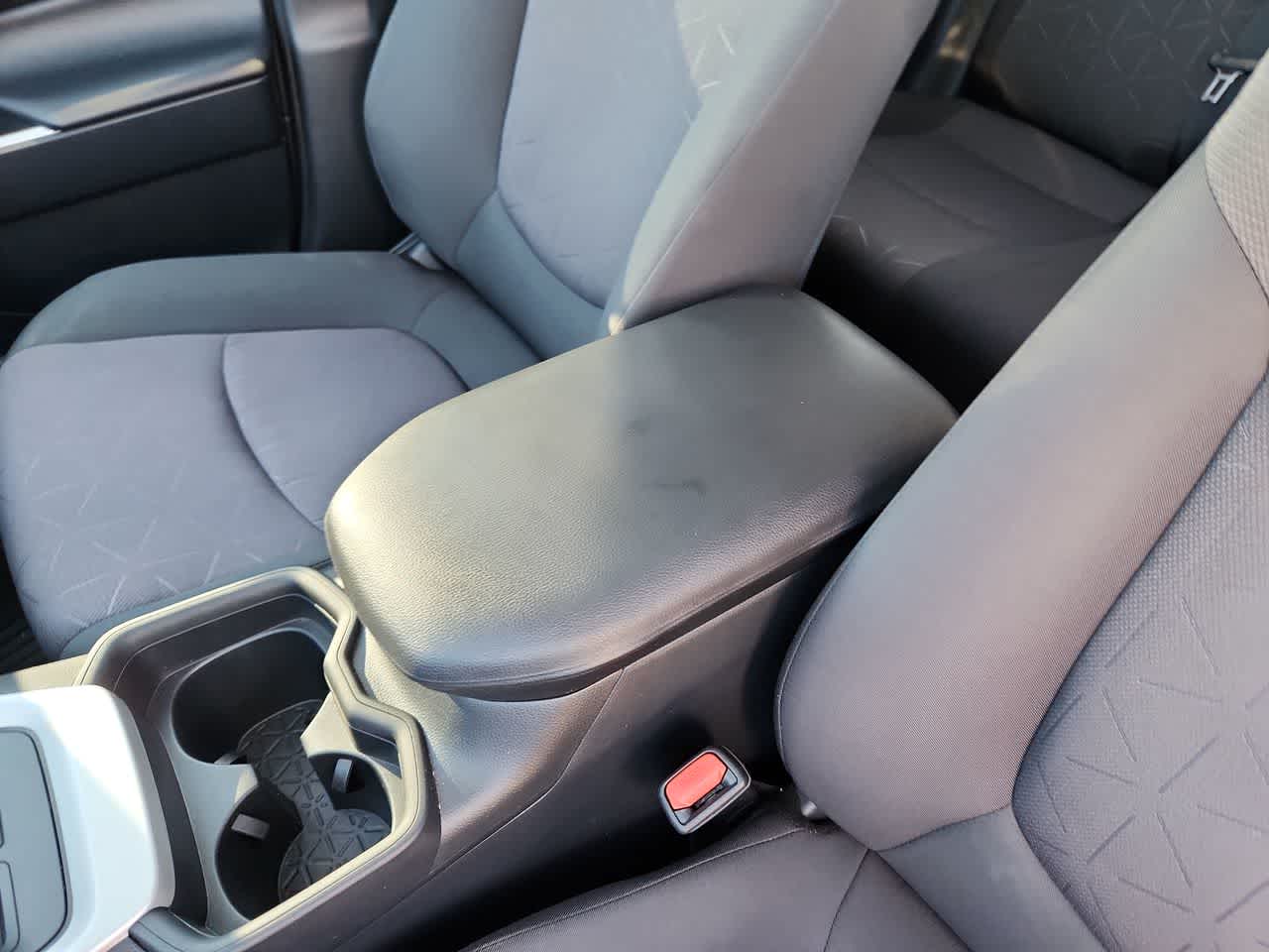 Thumbnail: 2019 Toyota RAV4 - 20