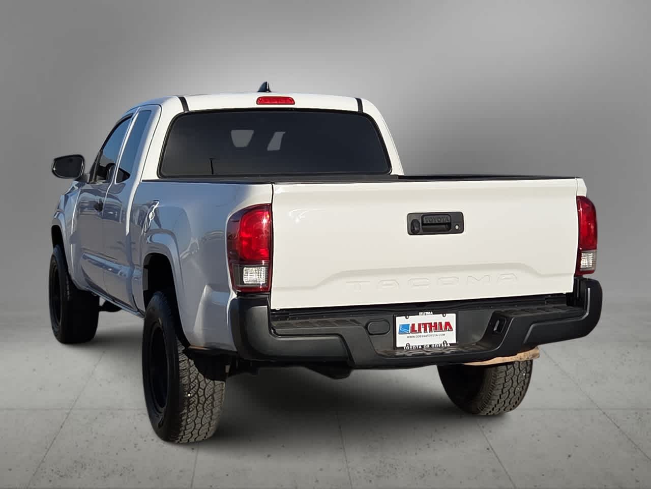 Thumbnail: 2022 Toyota Tacoma - 7