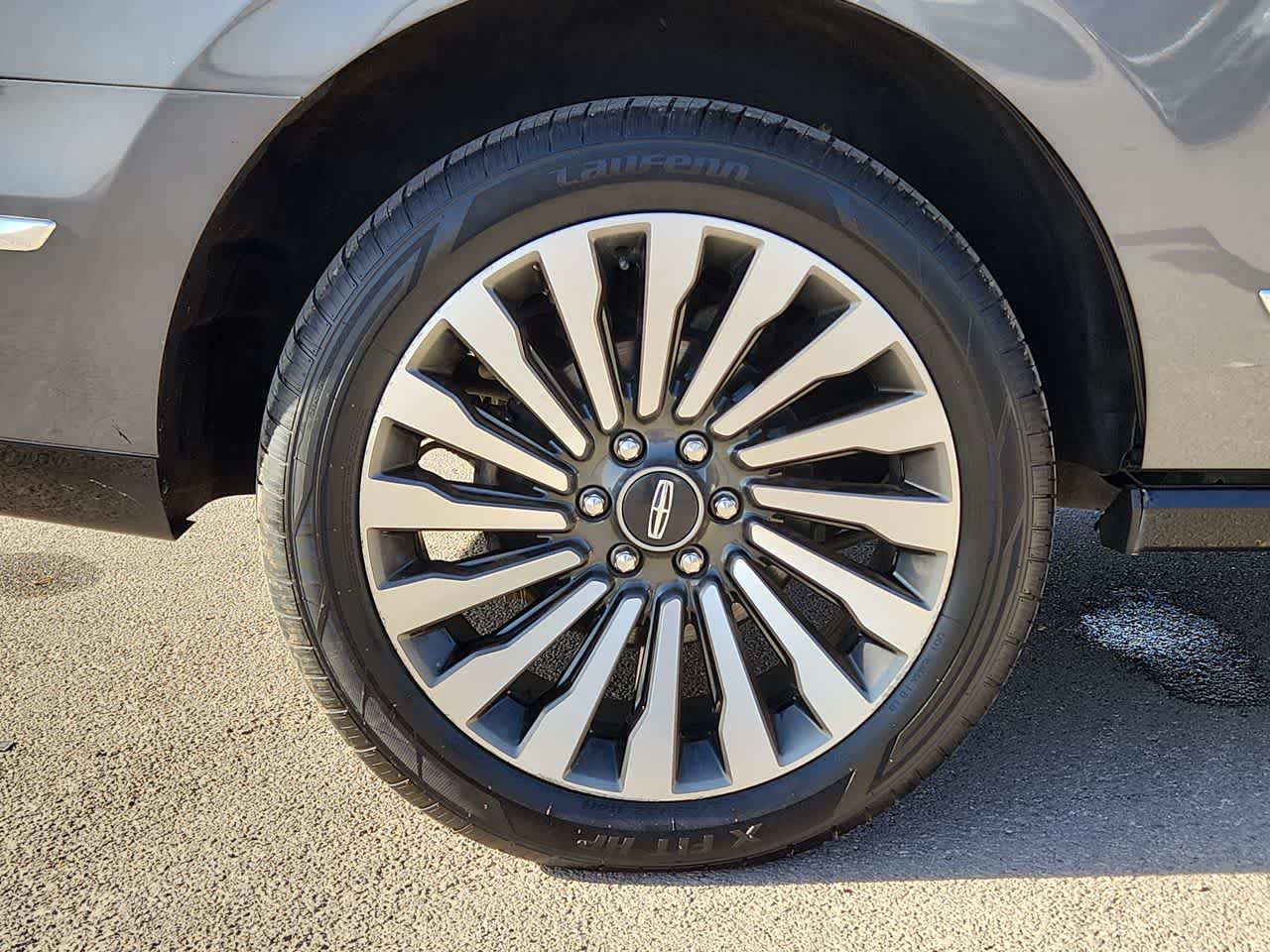 Thumbnail: 2021 Lincoln Navigator - 12