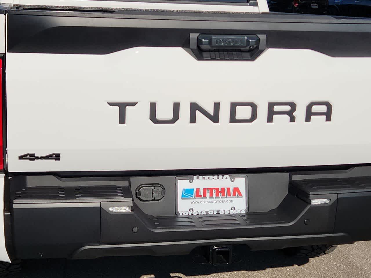 Thumbnail: 2025 Toyota Tundra - 11