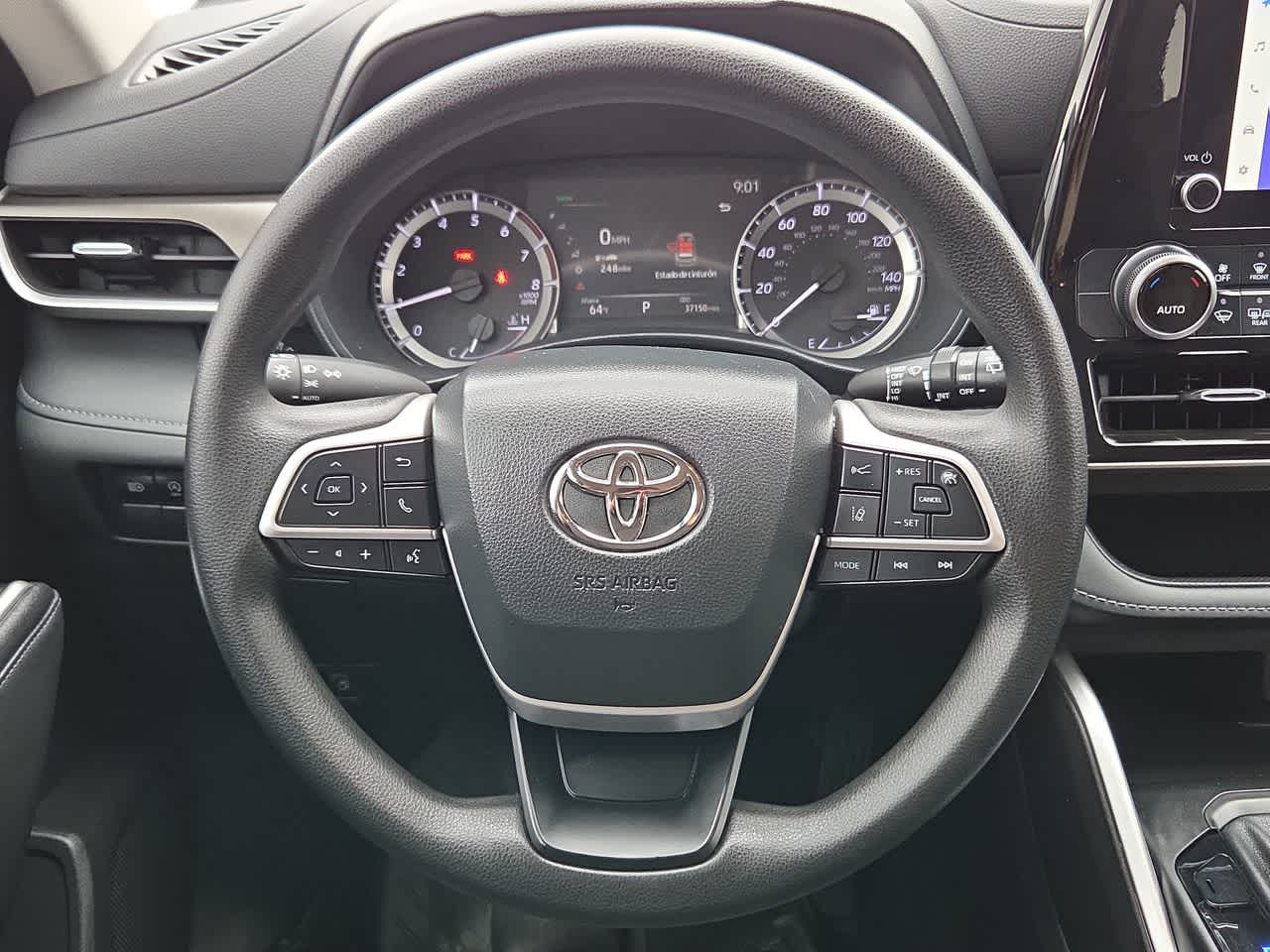 Thumbnail: 2023 Toyota Highlander - 19