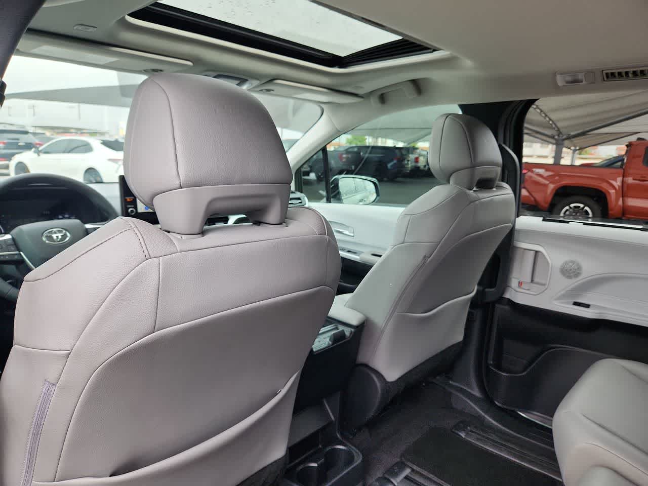 Thumbnail: 2025 Toyota Sienna - 16