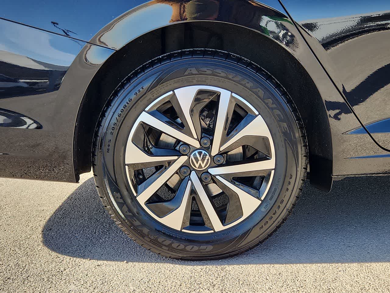 Thumbnail: 2024 Volkswagen Jetta - 12