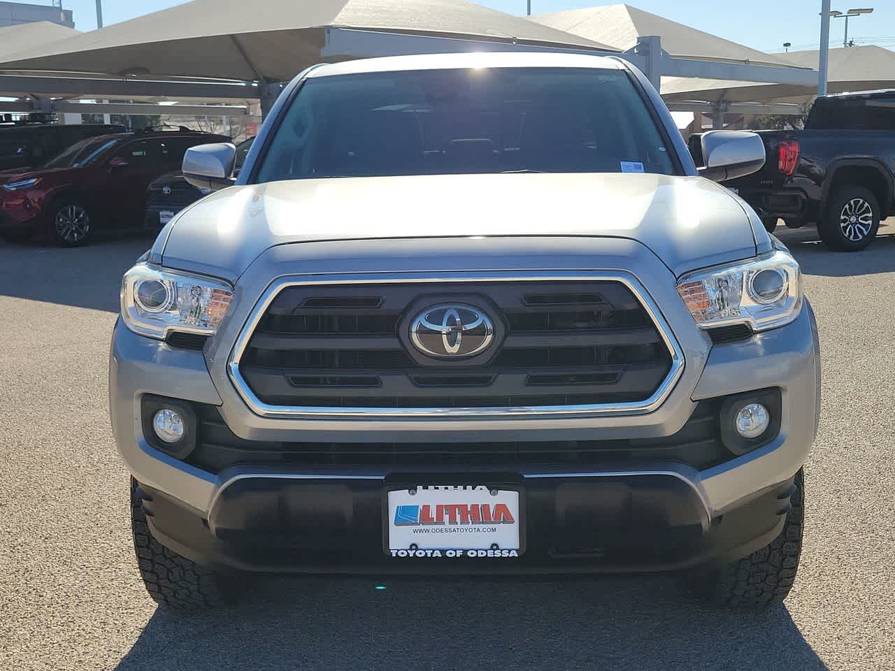 Thumbnail: 2019 Toyota Tacoma - 9