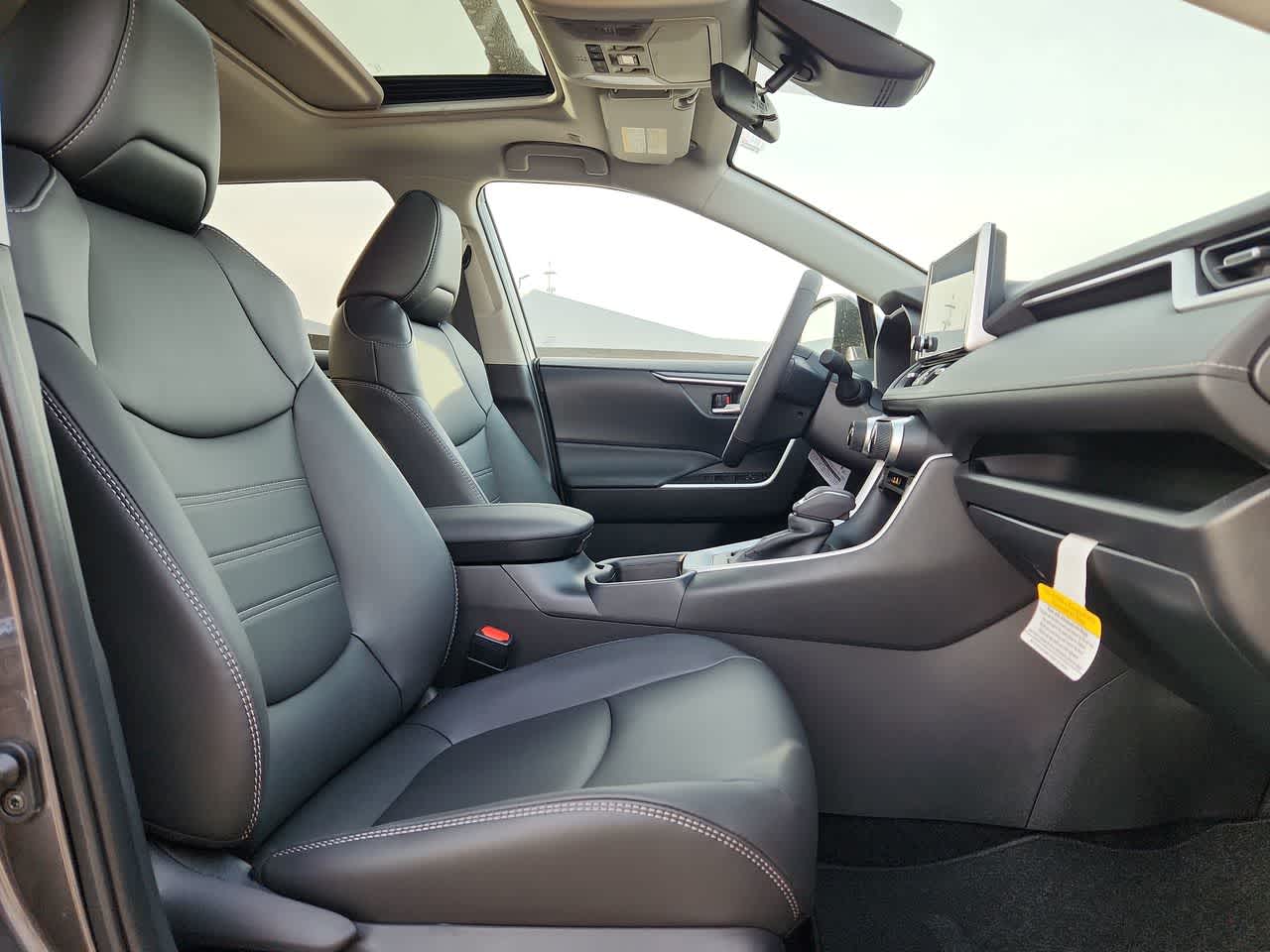 Thumbnail: 2025 Toyota RAV4 - 18