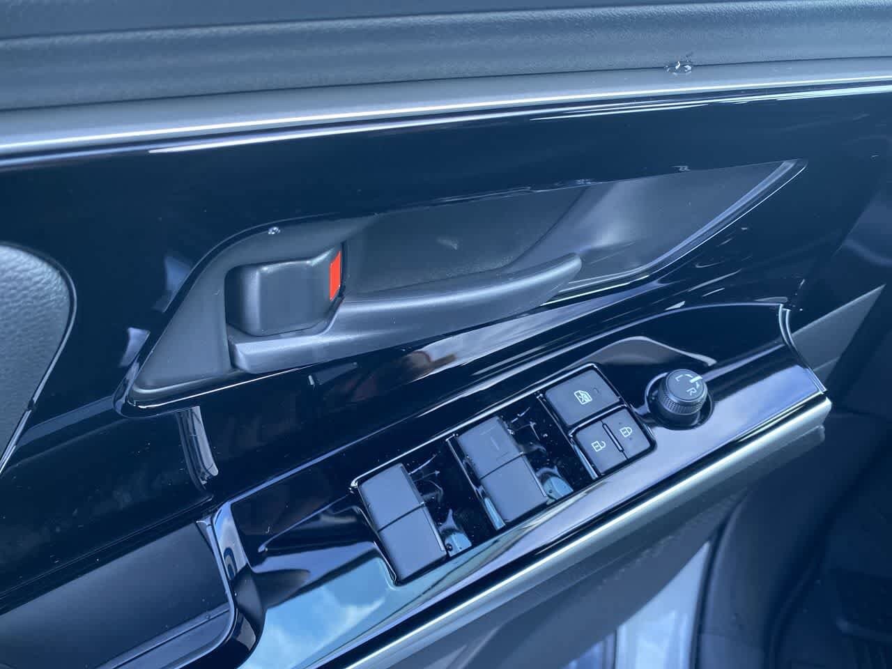 Thumbnail: 2025 Toyota bZ4X - 13