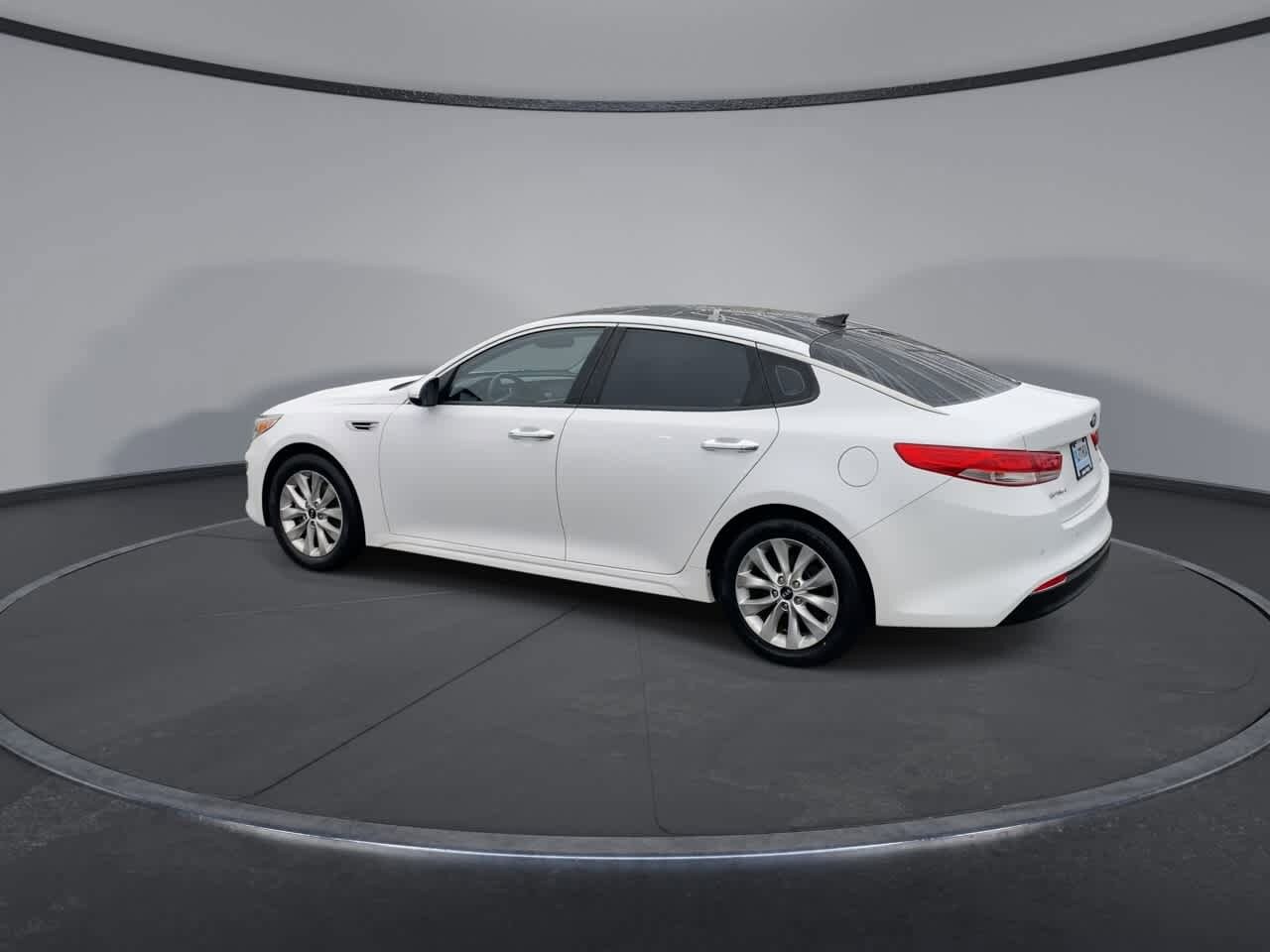 Thumbnail: 2018 Kia Optima - 6