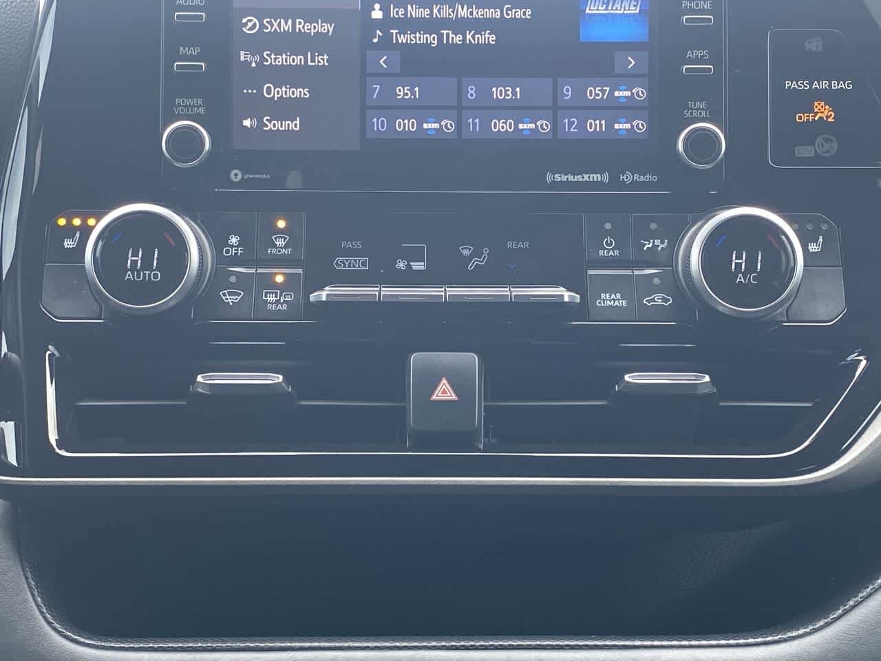 Thumbnail: 2022 Toyota Highlander - 18